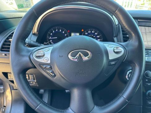 Used 2016 INFINITI QX70 2WD w/ Premium Package image 24