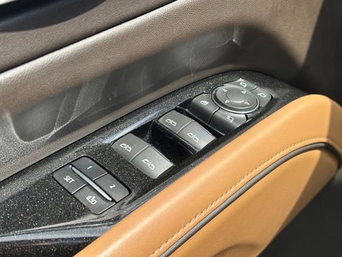 Used 2022 Cadillac Escalade Premium Luxury w/ Performance Package AWD/4WD image 29