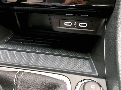 New 2026 Volkswagen Jetta SE FWD image 22