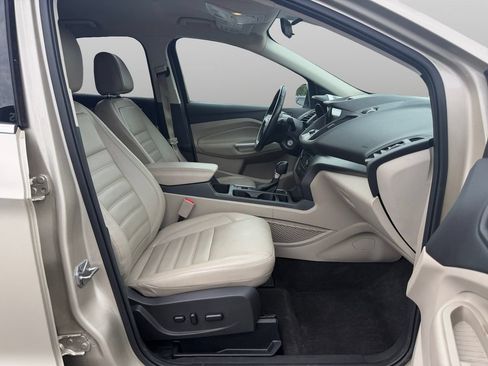 Used 2017 Ford Escape SE w/ SE Leather Comfort Package AWD/4WD image 21