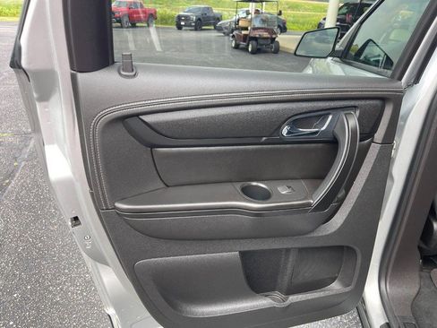 Used 2016 GMC Acadia SLE AWD/4WD image 18