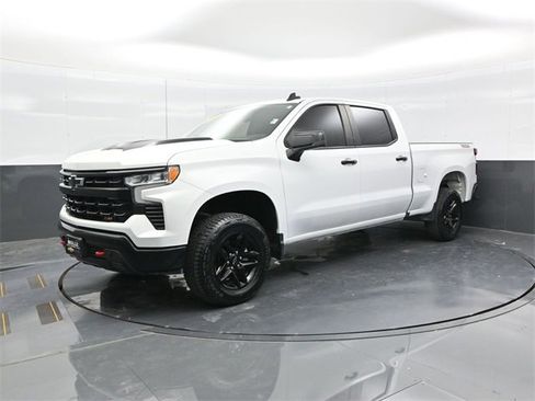 Used 2023 Chevrolet Silverado 1500 LT Trail Boss w/ Convenience Package II image 3