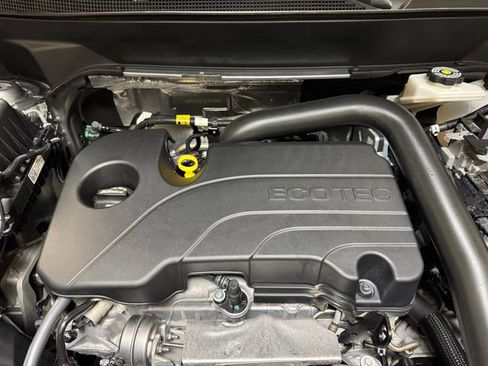 Used 2025 Chevrolet Equinox LT FWD image 25