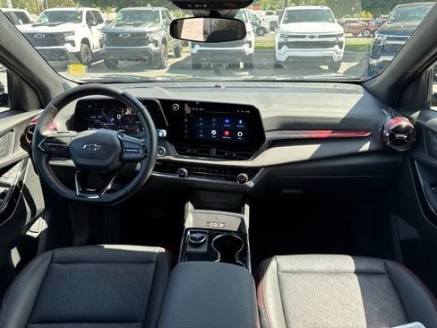 Used 2025 Chevrolet Equinox RS AWD/4WD image 14