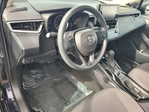Used 2022 Toyota Corolla LE w/ LE Convenience Package image 12