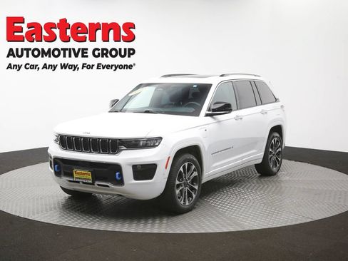 Used 2022 Jeep Grand Cherokee Overland AWD/4WD image 59