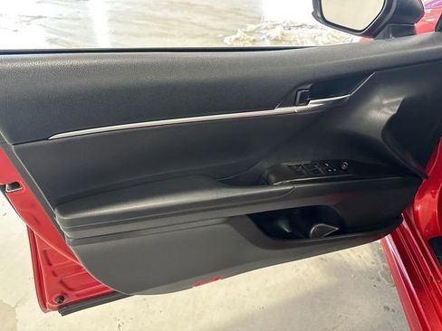 Used 2021 Toyota Camry SE image 28
