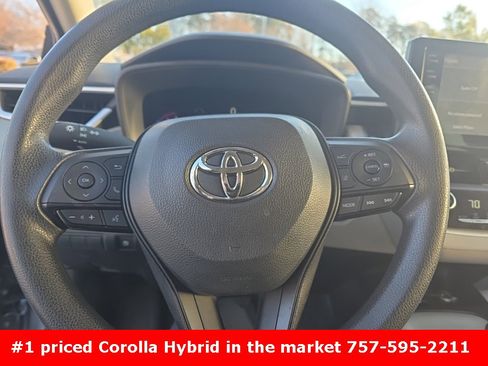 Used 2022 Toyota Corolla LE image 14