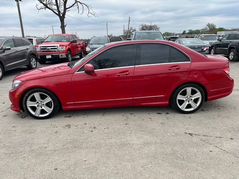 Used 2011 Mercedes-Benz C 300 4MATIC Sedan image 4