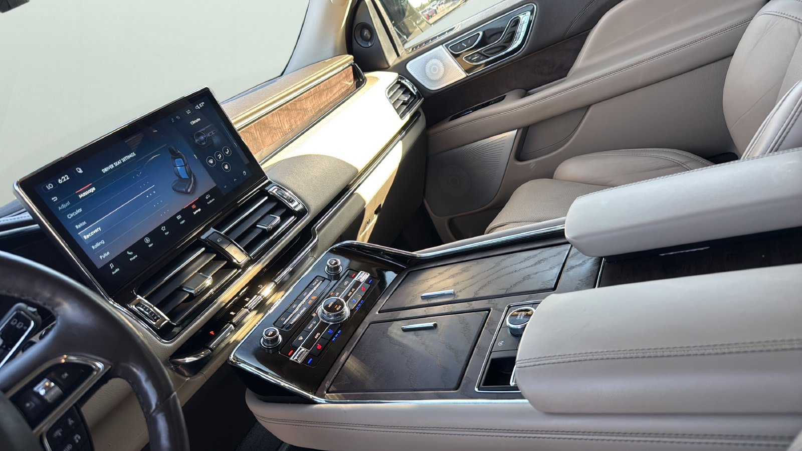 Used 2024 Lincoln Navigator Reserve AWD/4WD image 20