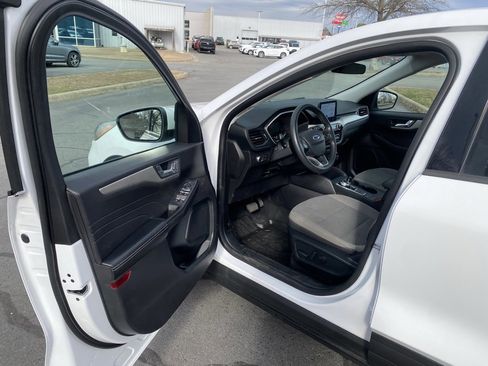 Used 2021 Ford Escape SE image 10