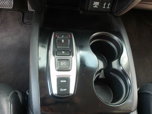 Used 2016 Honda Pilot Touring image 19