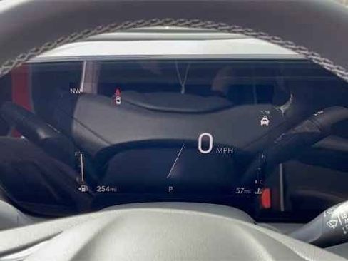 Used 2024 Buick Encore GX Avenir w/ Avenir Convenience Package image 27