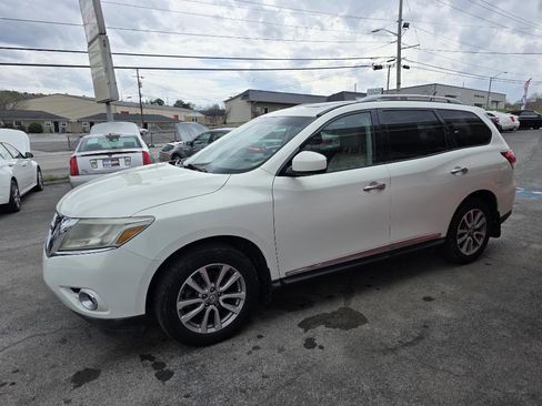 Used 2014 Nissan Pathfinder SL w/ SL Premium Package image 8