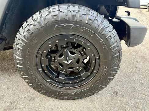 Used 2016 Jeep Wrangler Unlimited Sport w/ Quick Order Package 24S AWD/4WD image 13