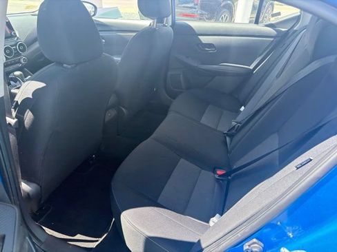 Used 2024 Nissan Sentra SV FWD image 9