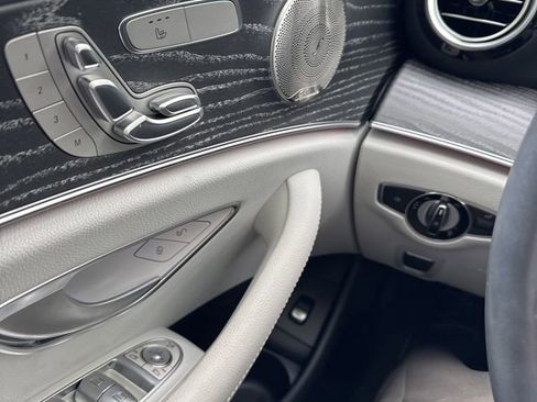 Used 2022 Mercedes-Benz E 350 Sedan image 2