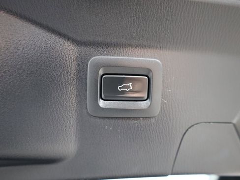 Used 2018 MAZDA CX-9 Touring image 16