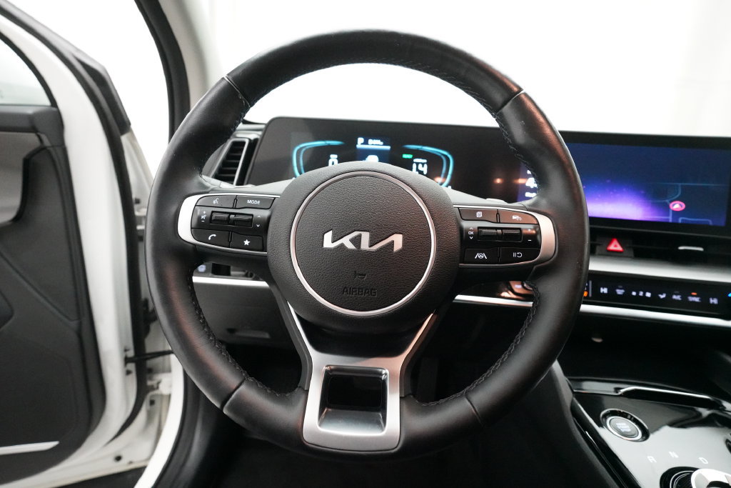 Used 2023 Kia Sportage EX AWD/4WD image 4