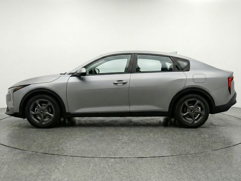 Used 2025 Kia K4 LXS image 5