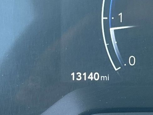 Used 2025 Toyota Corolla Cross XLE image 27