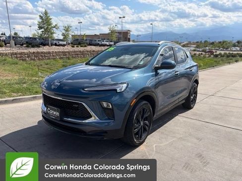 Used 2025 Buick Encore GX Sport Touring AWD/4WD image 4