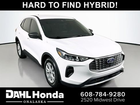 Used 2023 Ford Escape Active image 1