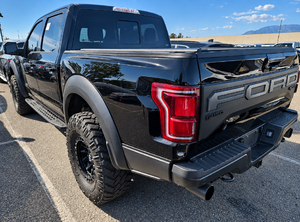 Used 2020 Ford F150 Raptor w/ Equipment Group 802A Luxury AWD/4WD image 3