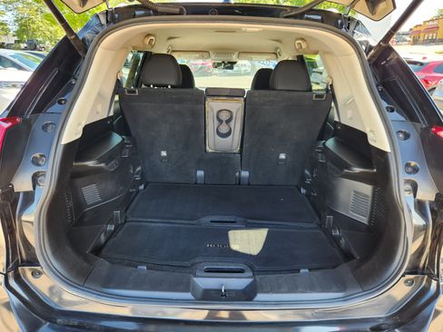 Used 2019 Nissan Rogue SV FWD image 18