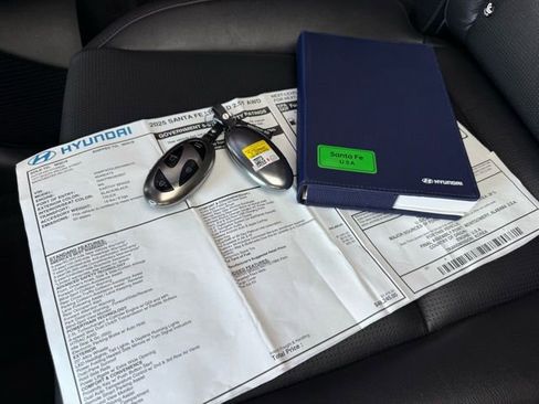 Used 2025 Hyundai Santa Fe Limited image 32