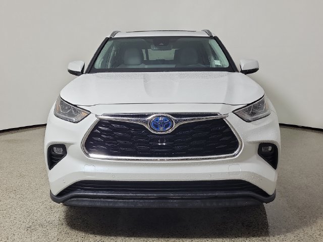 Used 2023 Toyota Highlander Limited FWD image 3