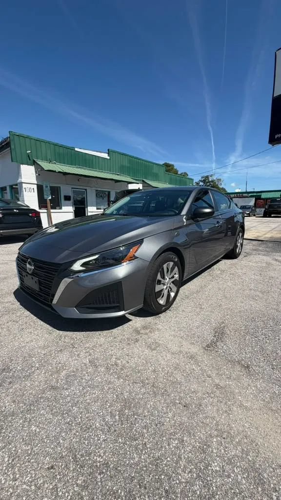 Used 2024 Nissan Altima 2.5 S FWD image 8