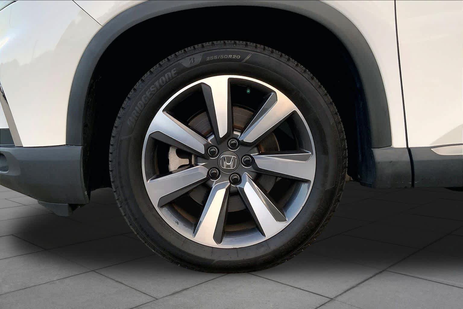 Used 2023 Honda Pilot Elite image 11