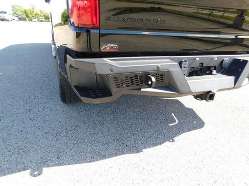 Used 2020 Chevrolet Silverado 1500 RST w/ RST Value Package AWD/4WD image 6