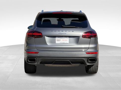 Used 2018 Porsche Cayenne Platinum Edition image 4