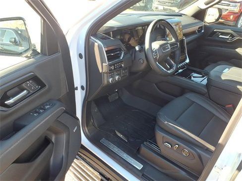 Used 2026 GMC Yukon Denali w/ Denali Reserve Package image 10