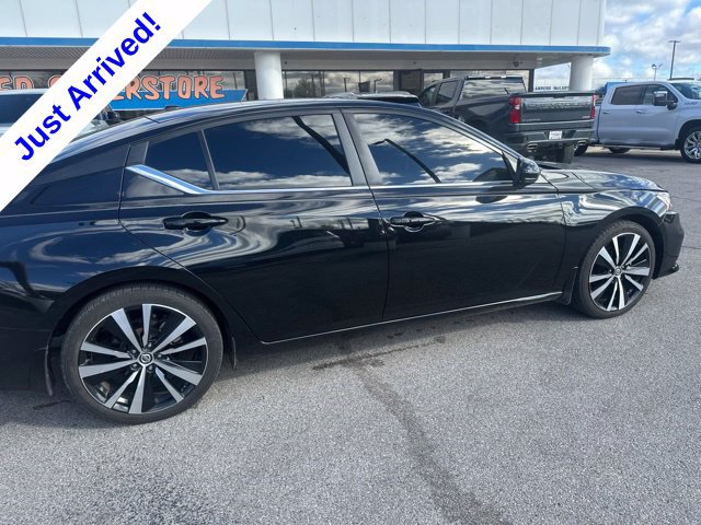 Used 2019 Nissan Altima 2.5 SR w/ SR Premium Package FWD image 3