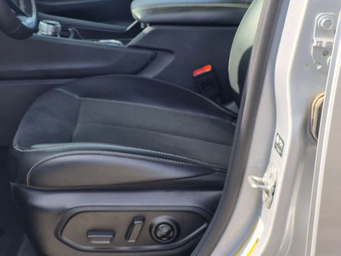 Used 2025 Jeep Grand Cherokee Altitude AWD/4WD image 20