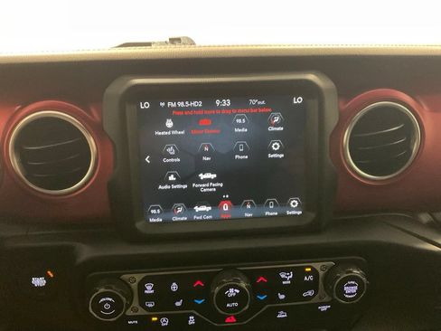 Used 2022 Jeep Gladiator Rubicon w/ Cold Weather Group AWD/4WD image 16