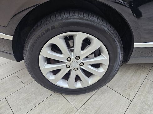 Used 2016 Land Rover Range Rover HSE image 41