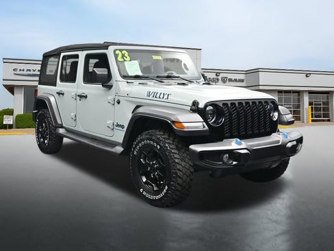Used 2023 Jeep Wrangler Unlimited w/ Cold Weather Group AWD/4WD image 7