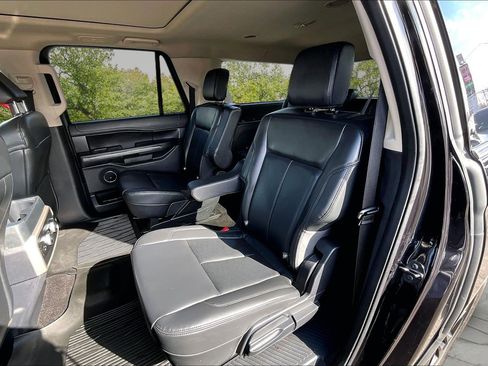 Used 2022 Ford Expedition Max XLT image 26