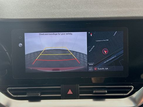 Used 2022 Kia Niro EX image 22