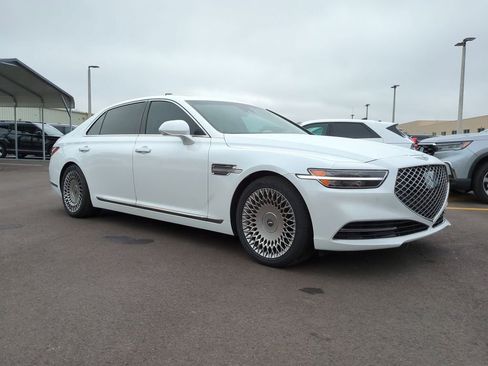 Used 2022 Genesis G90 5.0 Ultimate image 3