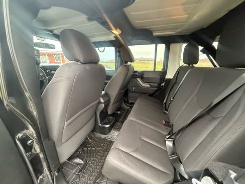 Used 2017 Jeep Wrangler Unlimited Sport image 8