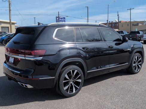 Used 2024 Volkswagen Atlas SEL Premium R-Line image 6