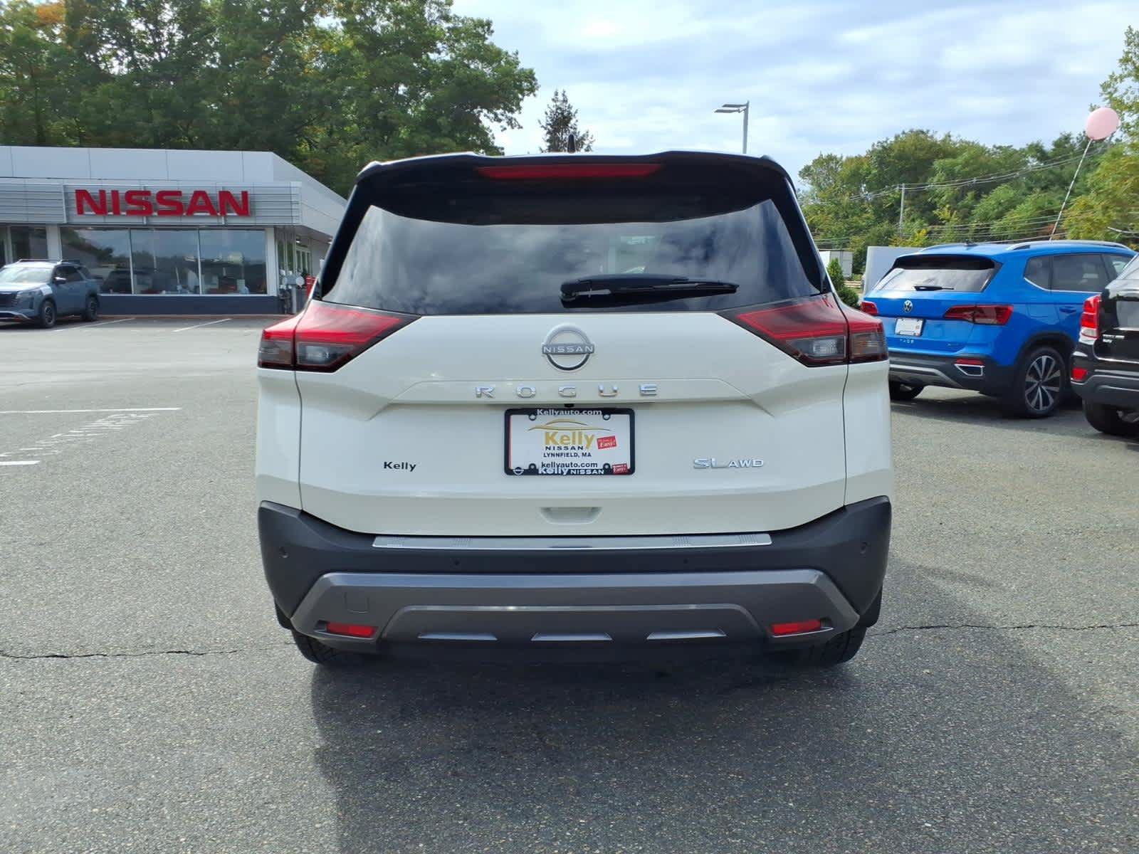 Used 2023 Nissan Rogue SL AWD/4WD image 6