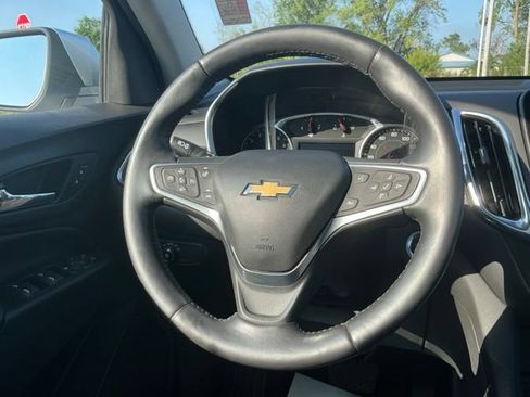 Used 2022 Chevrolet Equinox LT AWD/4WD image 22