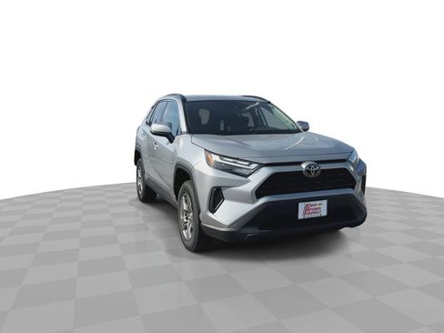 Used 2024 Toyota RAV4 XLE image 3