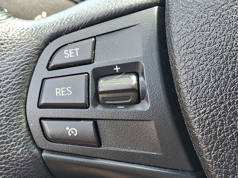 Used 2018 BMW 320i xDrive Sedan w/ Convenience Package AWD/4WD image 23